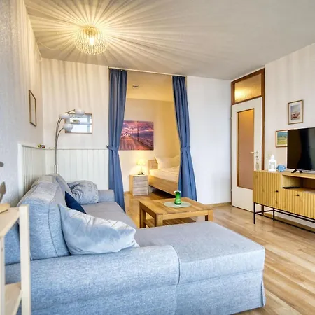- Haus K, App 0k0811 *
